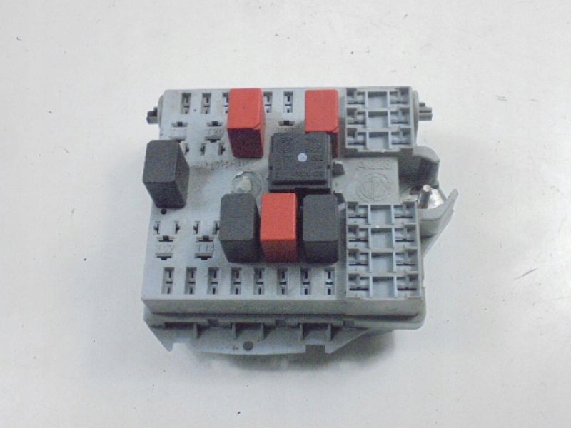 фото №5, Punto ii 188 коробка предохранителей lift 46835593