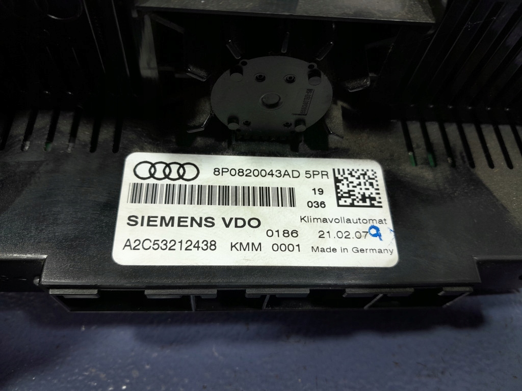 фото №6, Audi a3 8p lift переключатель кондиционера обдув 8p0820043ad