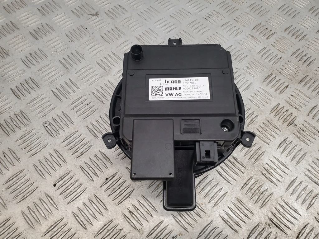 фото №6, Audi q8 4m1820021c перед сторона правая вентилятор