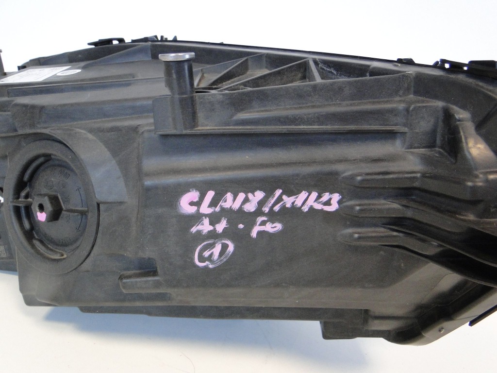 Купить Mercedes cla 118 w118 фара передняя левая обычная h7 a1189061900