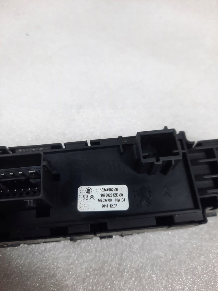 фото №4, Opel crossland x переключатель окон левый перед