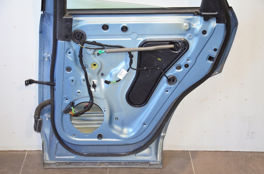 фото №9, Audi q3 8u0 дверь задние правое голубой