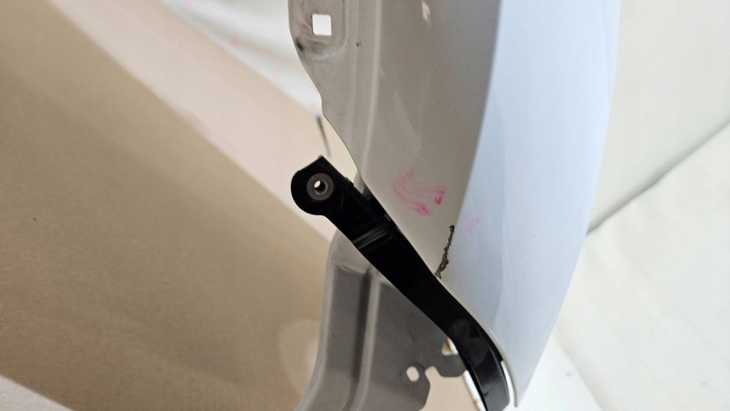 Крило перед передній правий tesla model y оригінал Недорого