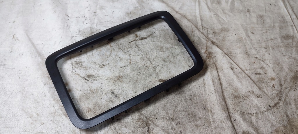 фото №2, Skoda fabia ii lift 10r рамка защита радио 5j0858069a