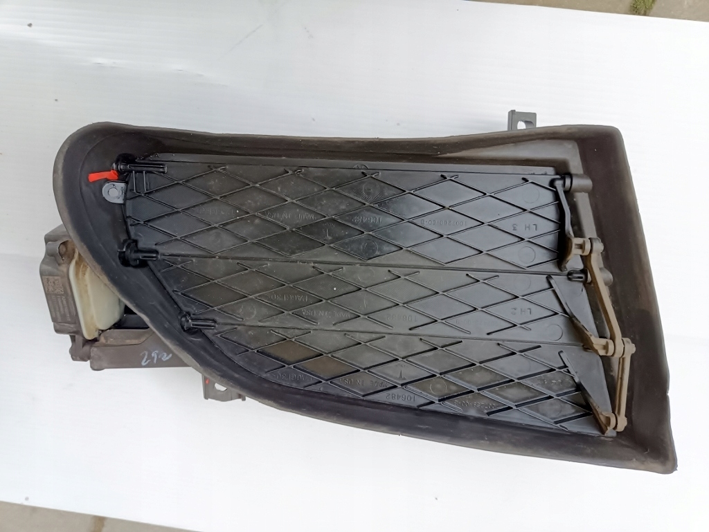 фото №1, Tesla model s решётка жалюзи бампера левая перед 1007268-00-e