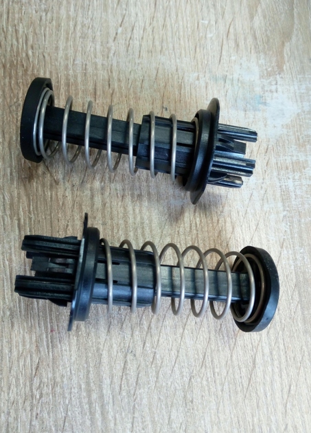 фото №1, Отбойник капот mercedes glc x253 '15- oryg.