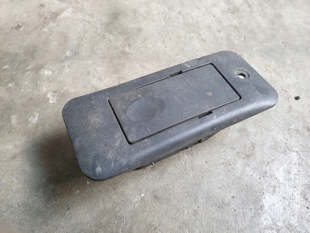 фото №1, Actros mp4 ручка кнопка бардачка кабины