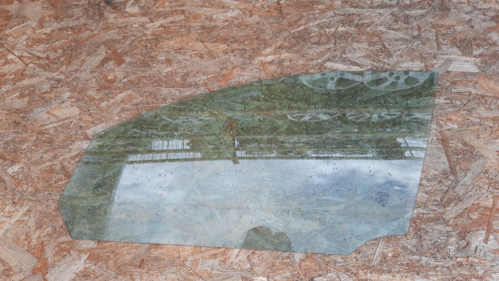 фото №1, Скло двері лівий перед volvo s40 ii v50