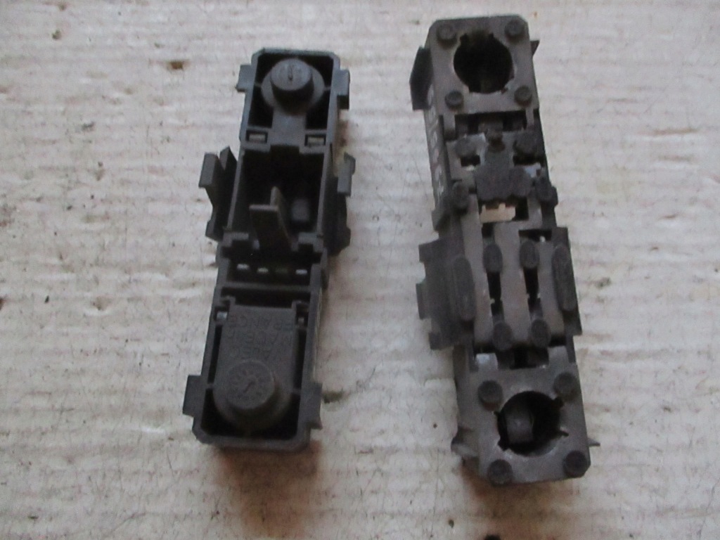 фото №1, 7995/59 вкладыш лампа задняя гнездо лампочка левый правый renault safrane 7701035701