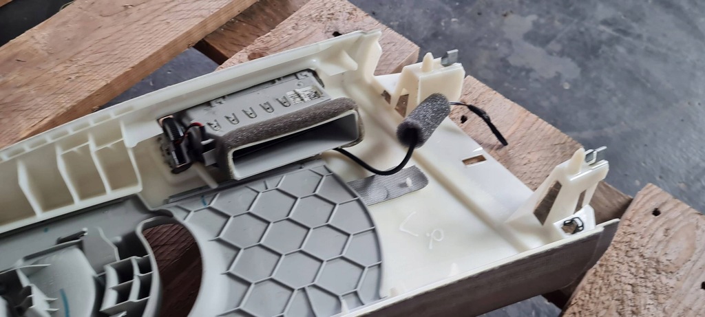 фото №13, A6 c8 4k защита накладка стойка b решётка обдув левая 4k0867243d