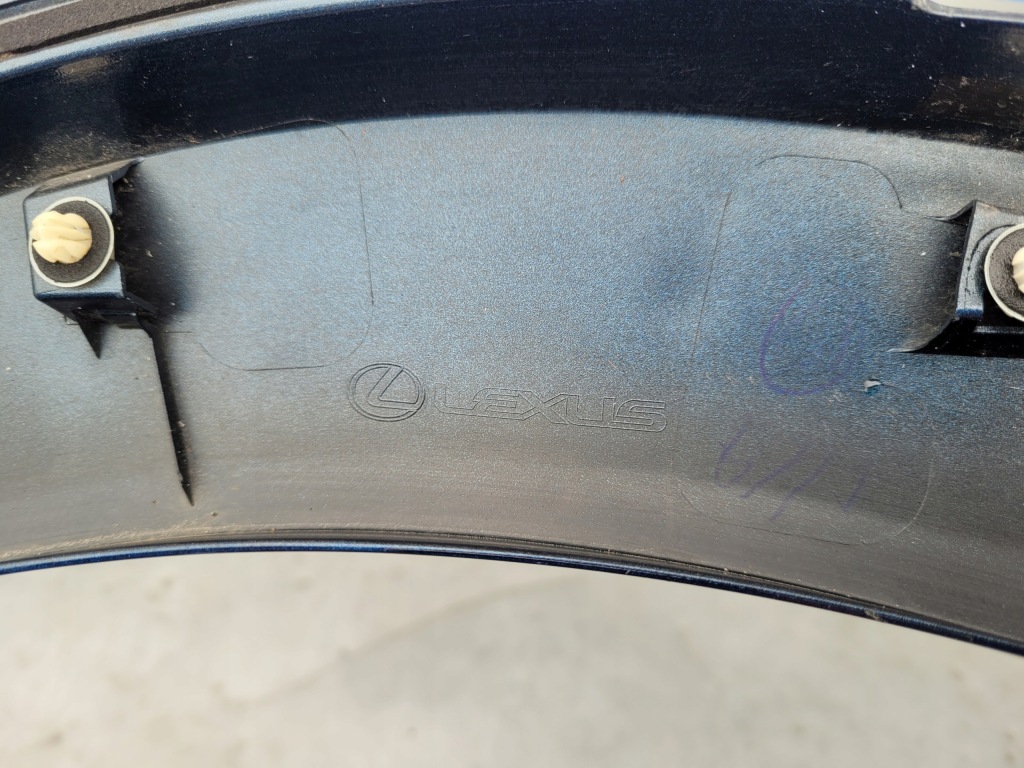 Lexus ux200 ux250h рестайлінг  23- 2023- молдинг на крила правий задній пофарбована в Україні