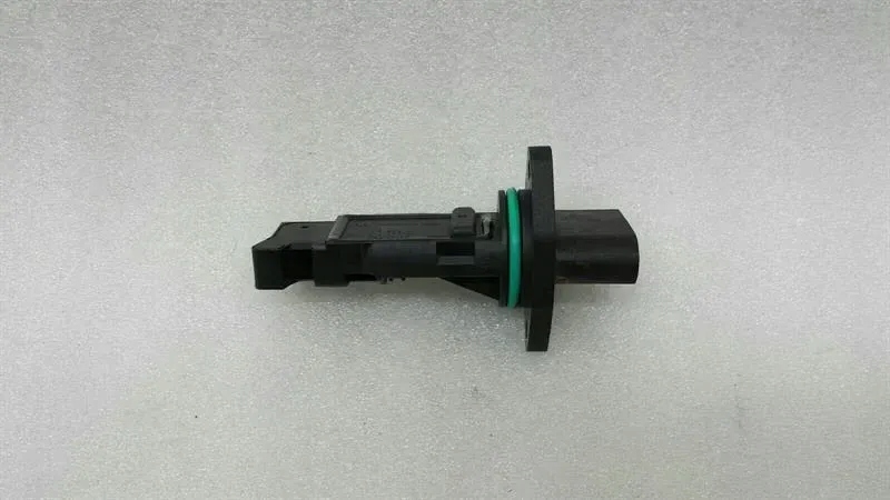 фото №1, Bmw 6 series e63 air flow meter 8509725 масса 635d