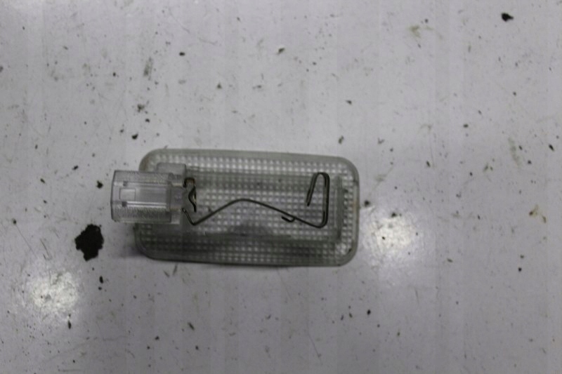 фото №1, Toyota yaris i 04 3d лампа освещение салона