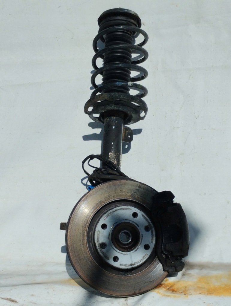 фото №1, Citroen c3 iii 1.2 поворотный кулак амортизатор правый