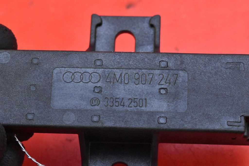 Антена kessy 4m0907247 audi e-tron 55 18-21 Київ