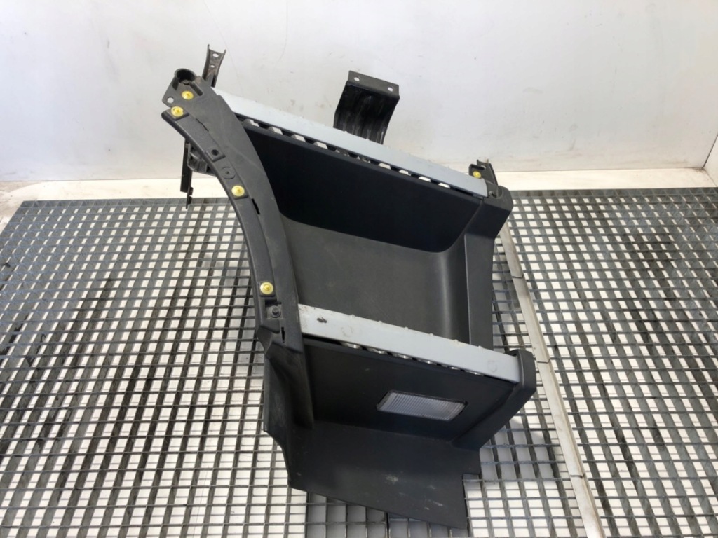 Купити Підніжка кабіни правий підніжка volvo fh ii 82151654