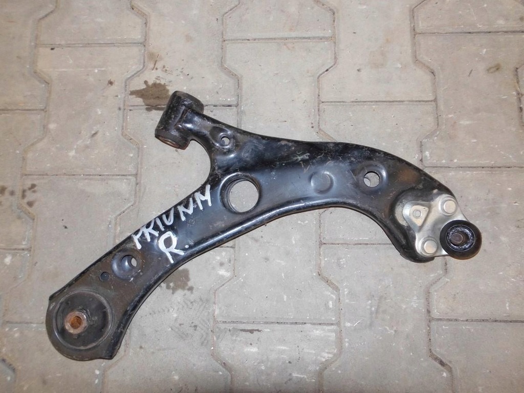 фото №1, Рычаг правый перед toyota prius iv