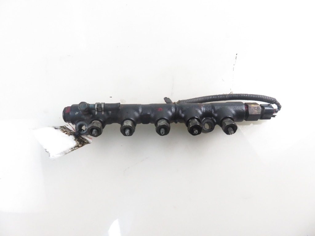 фото №5, Молдинг впрыскная toyota avensis verso 2.0 d 8945812010