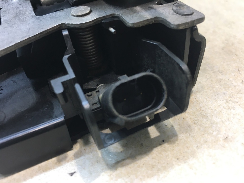 фото №6, Замок дверь правый перед fabia i 3b1837016 2 pin