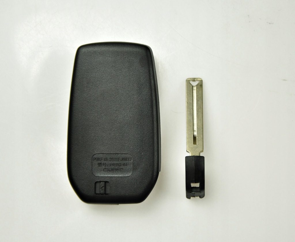 фото №3, Toyota corolla cross rav 4 yaris gr ключ pilot