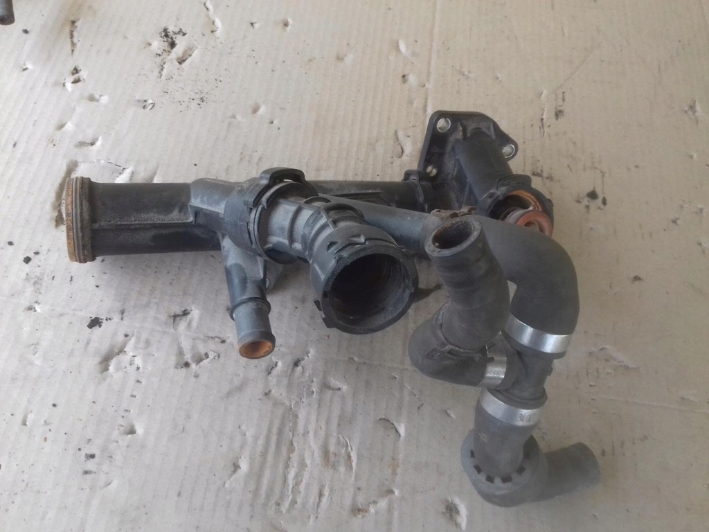 фото №1, Wąż труба корпус термостата volkswagen 04l121071l