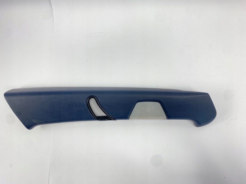 Купить Пластик защита стойка c багажника mercedes w124 kombi niebieska 1246921189