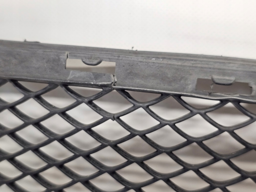 Решётка бампера перед средняя mercedes gla 156 w156 x156 2013 - x156 Доставка