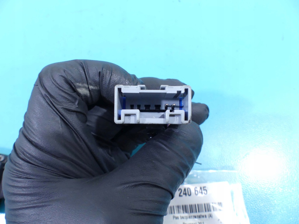 фото №4, Замок клипса поперечина левый перед peugeot 301 eu