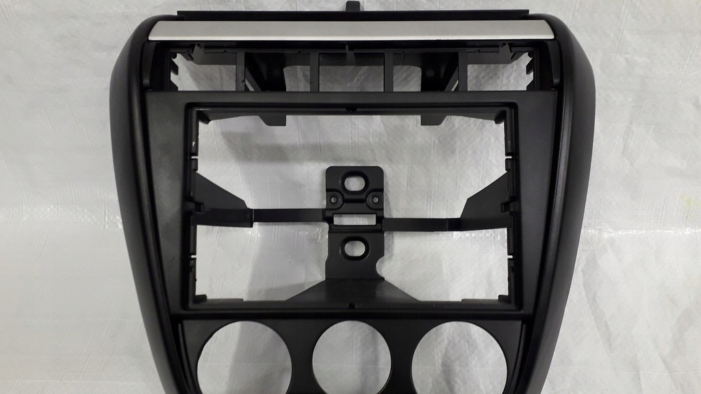 фото №12, Рамка консоль средняя vw fox 5z0858061a