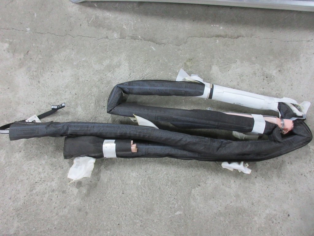 фото №1, Peugeot 5008 ii 2018 r. 1.6 thp шторка безпеки права