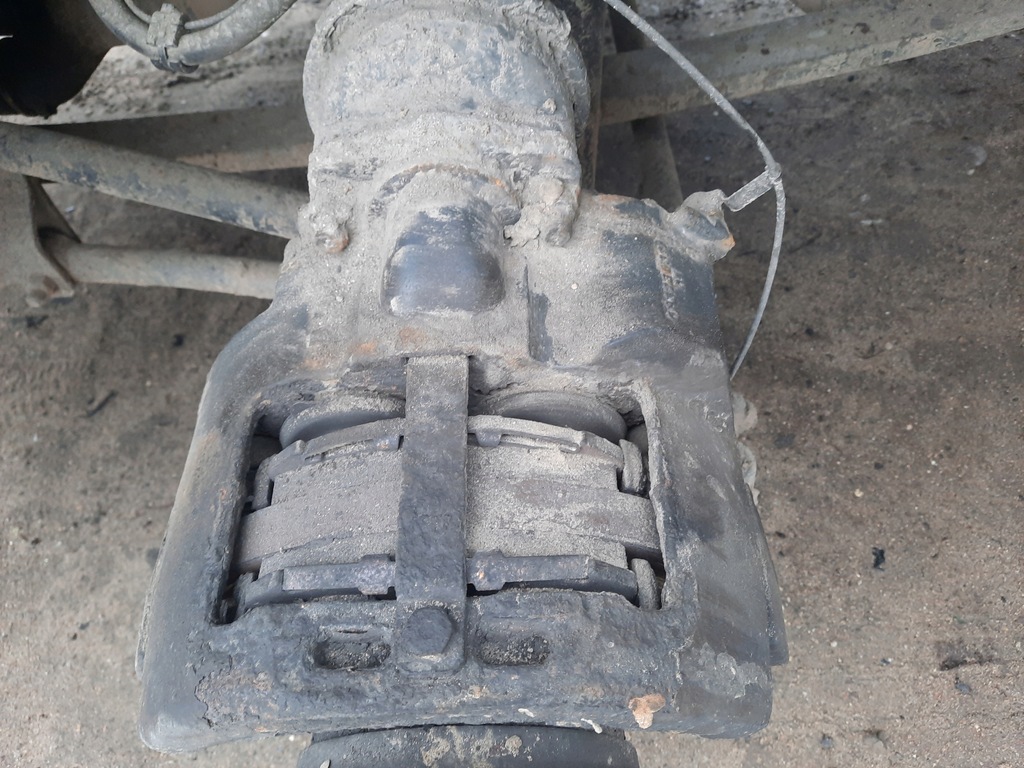 фото №1, Суппорт тормозной volvo fl 6 00-06 r 17.5 8 шпилька