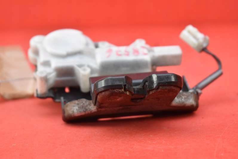 фото №4, Замок крышки задняя багажника mazda 6 1 i gg sedan 02-05