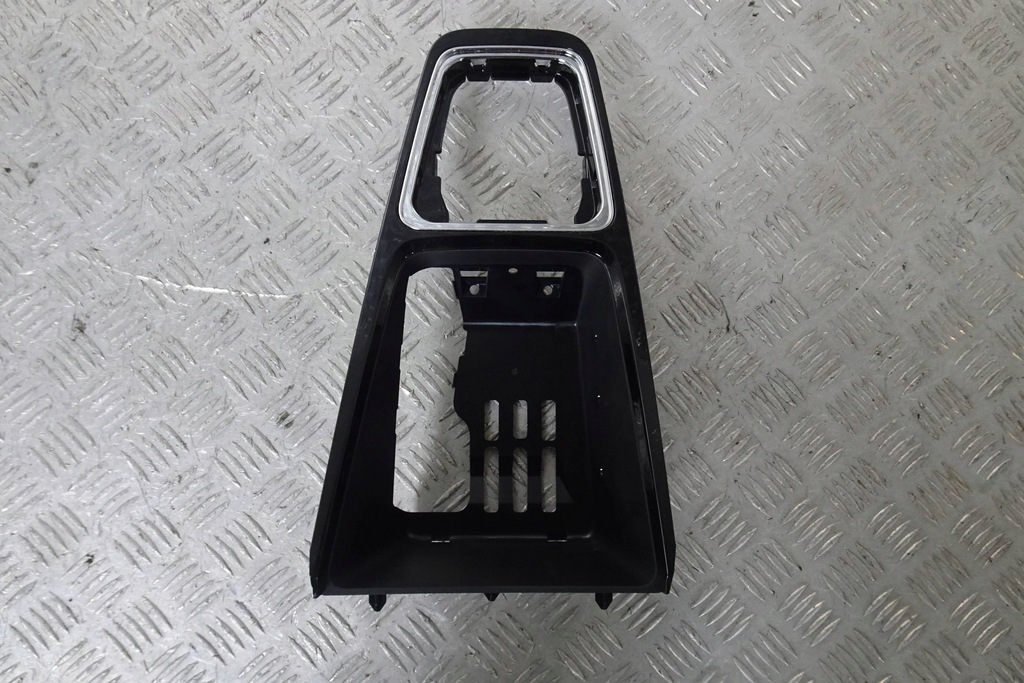 фото №1, Skoda octavia iv - рамка передач