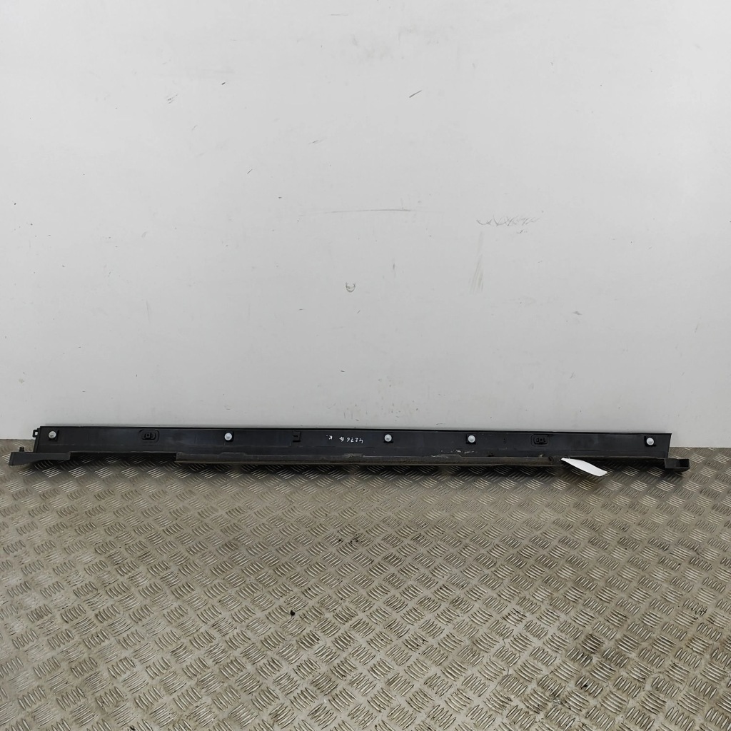 фото №3, Lexus ux 2019 порог