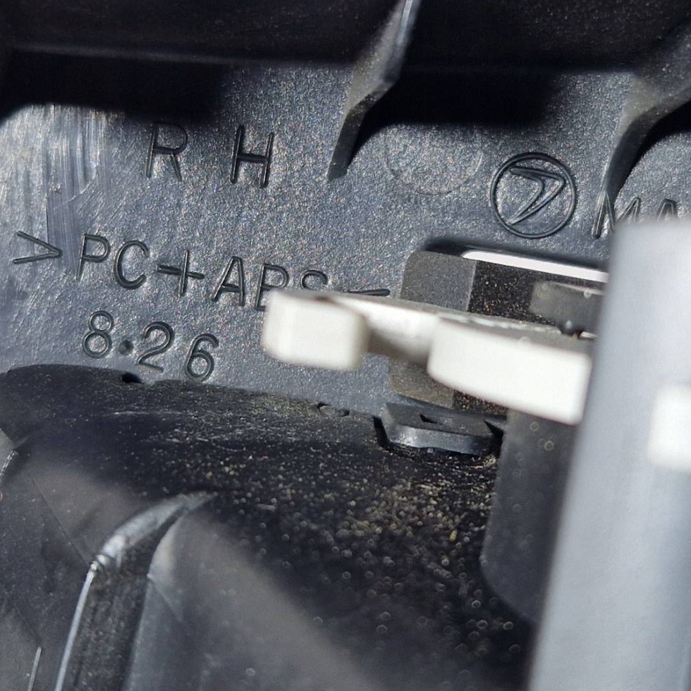 фото №6, Subaru legacy 2004 правая сторона боковая решётка обдув панели приборной панели