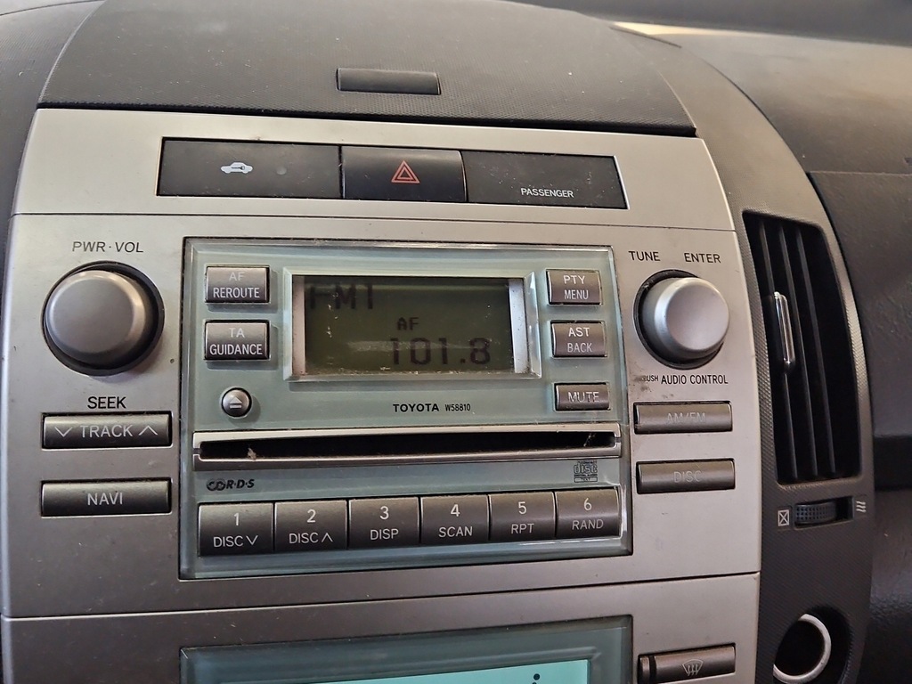 фото №1, Радио заводской toyota corolla verso ii 86120-0f010 радиопроигрыватель