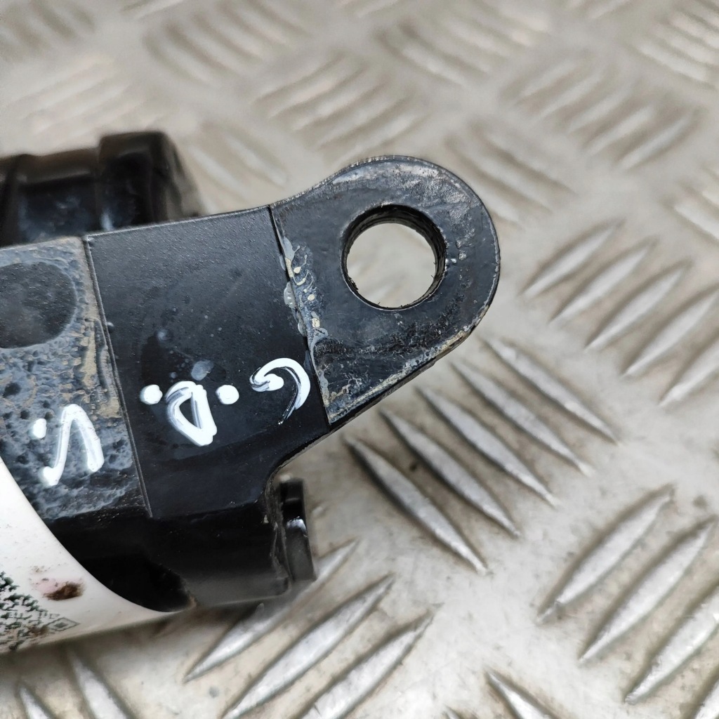 Lexus ux 2019 правая сторона петля верхний дверь задних Недорого