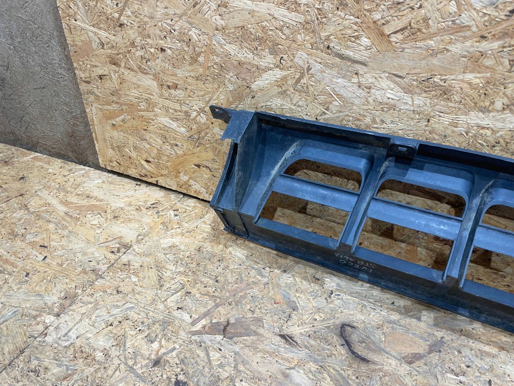 фото №8, Iveco stralis 02- спойлер молдинг накладка бампера перед передня