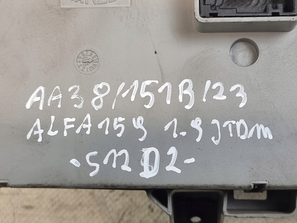 фото №12, Коробка запобіжників bsi оригінальний номер c106 alfa romeo 159 1.9 jtdm 150km