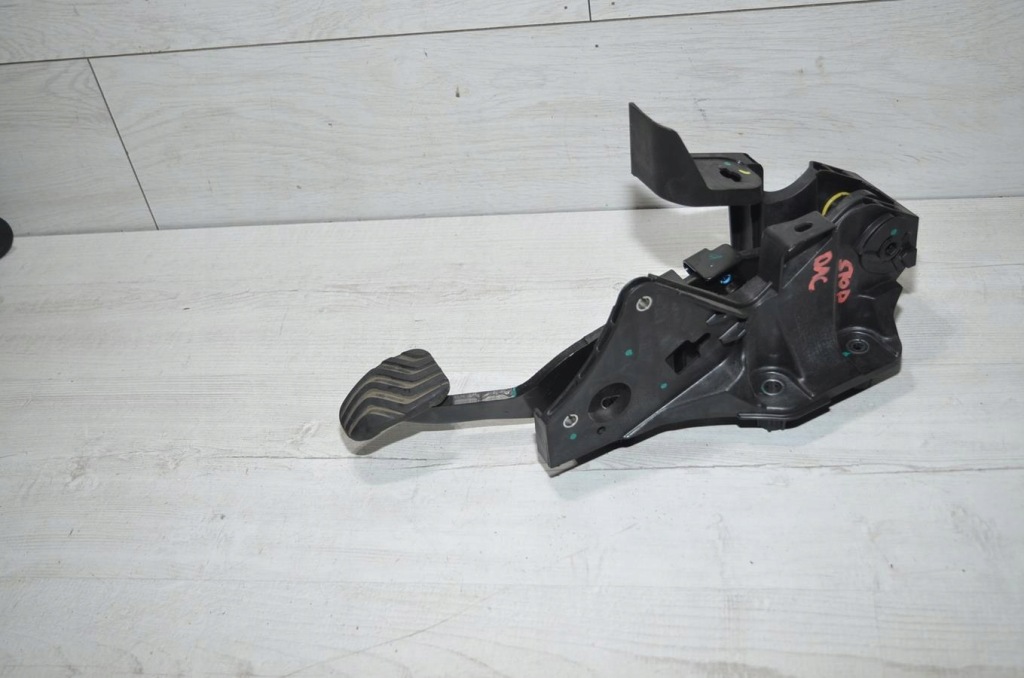 фото №1, Педаль тормоза 8201606986 dacia duster ii 20r