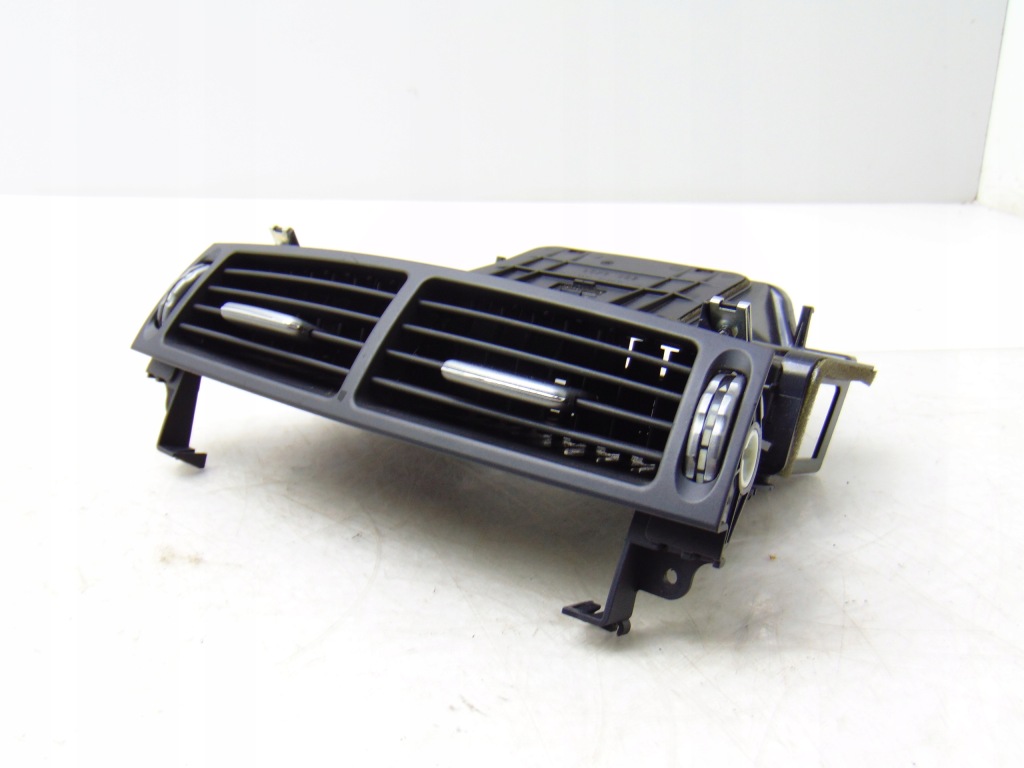 фото №1, Решітка обдув середня панелі перед mercedes slk r171 w171 a1718300054