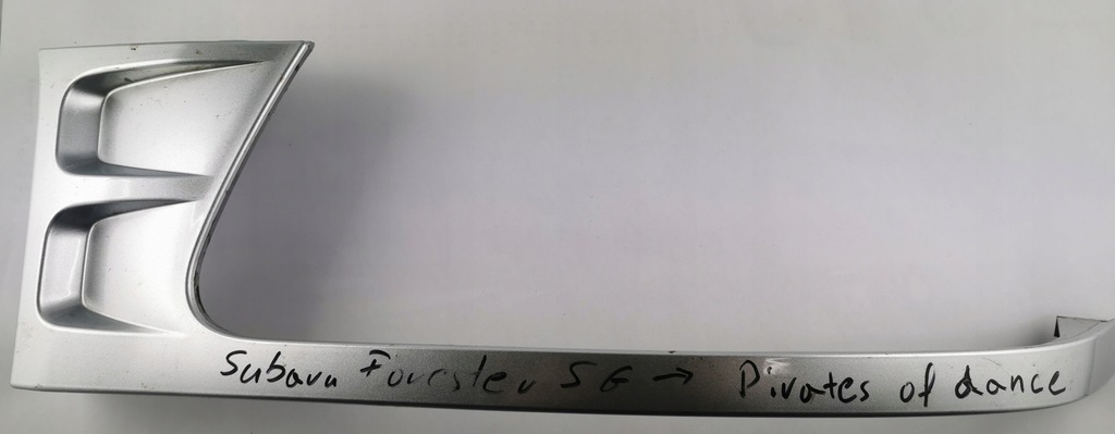 фото №1, Subaru оригинальный номер j1017-sa050 решётка радиатора перед левая forester