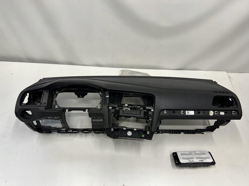 фото №1, Vw golf vii консоль приборная панель оригинал+ подушка безопасности пассажира