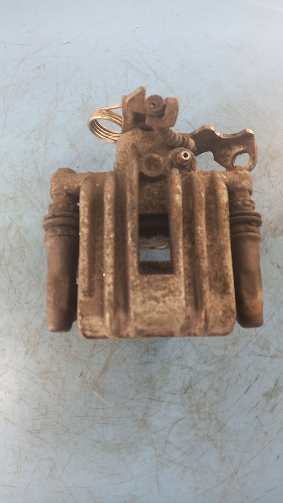 фото №1, Суппорт правый задняя audi a6 c5 99r 2.5tdi kombi