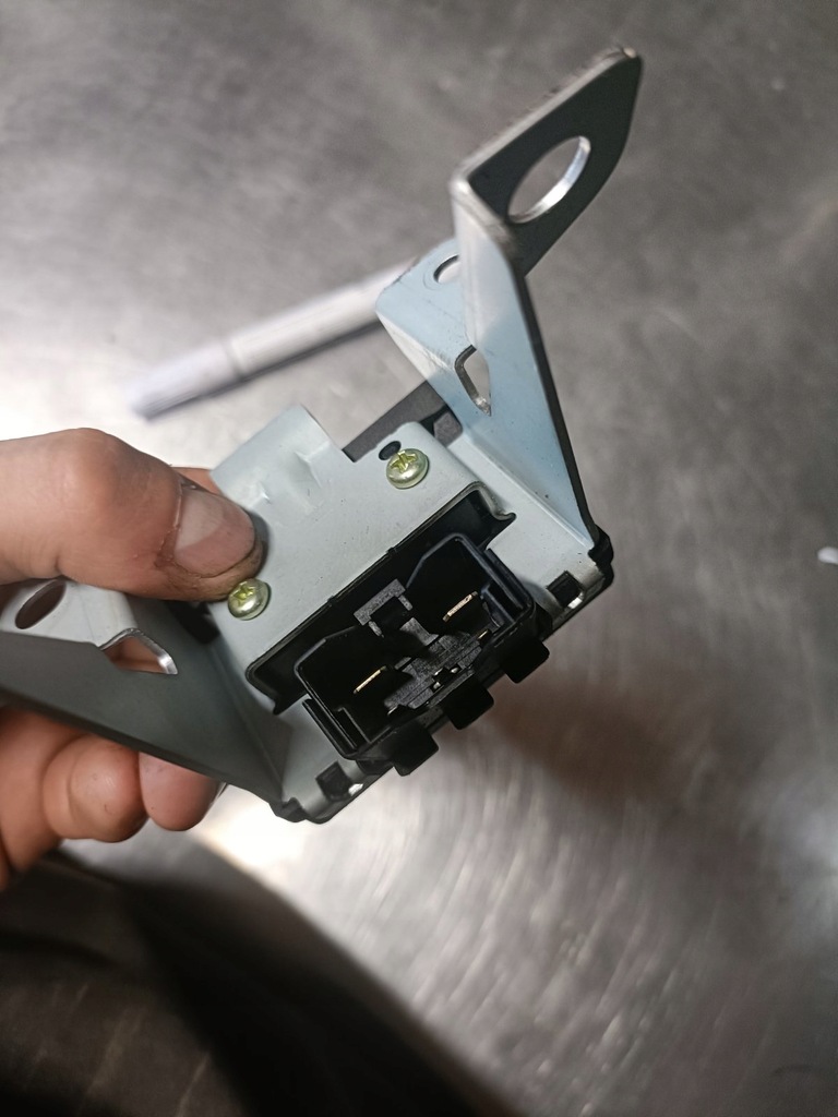 фото №1, Hyundai tucson замок контактор крышки задняя