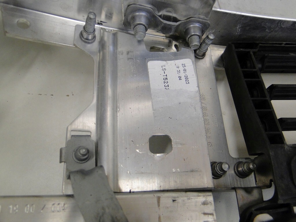 фото №8, Mercedes c klasa w206 s206 206 кронштейн балка левый опора pas передний