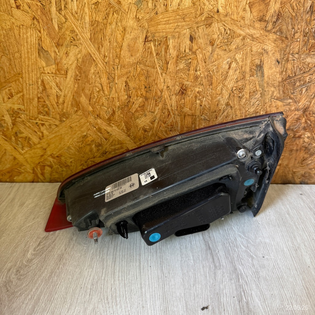 фото №3, Лампа задняя левая крышки alfa romeo giulia 20700107