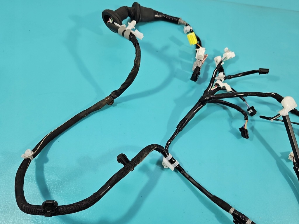 Электропроводка жгут дверь перед правых lexus nx 1 14-21 82151-78160a-1 Цена