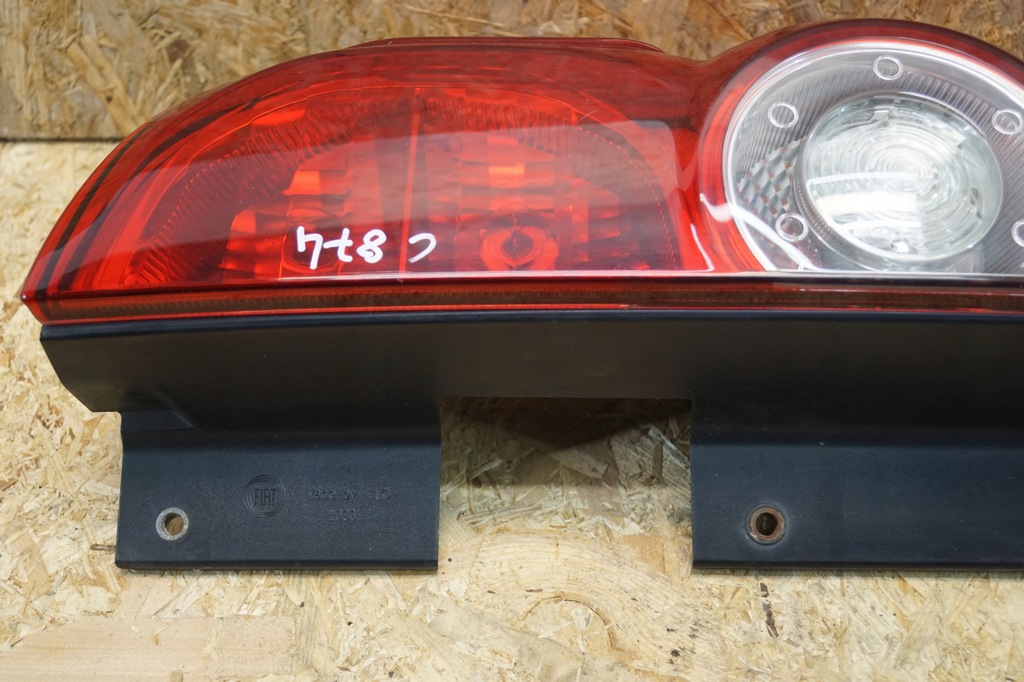 фото №6, Лампа левый задняя fiat doblo ii