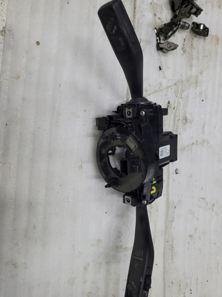 фото №1, Перемикач комбінований vw up